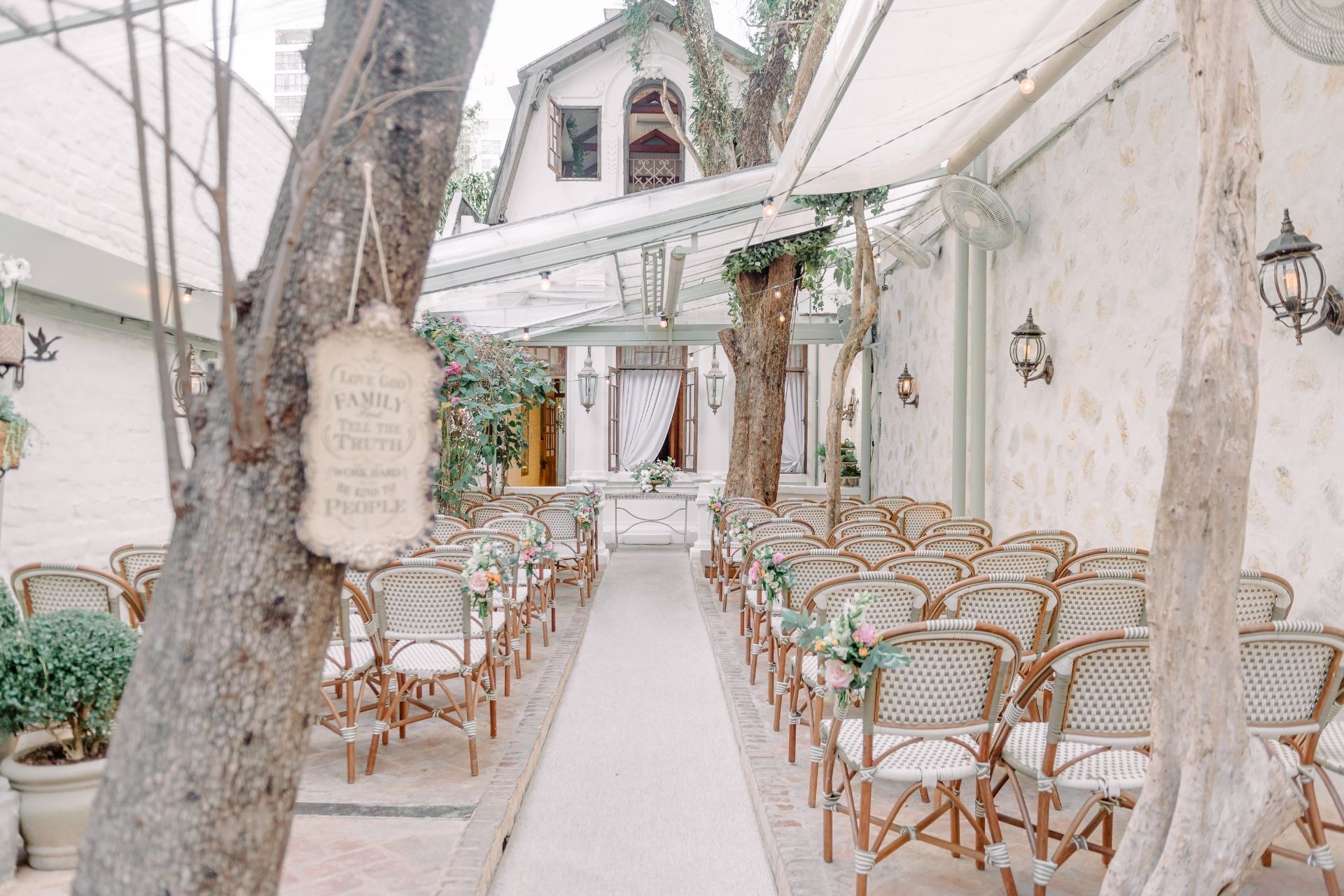 Iluminação em casamentos rústicos